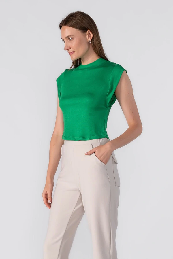 Blusa malha basica manga cavada