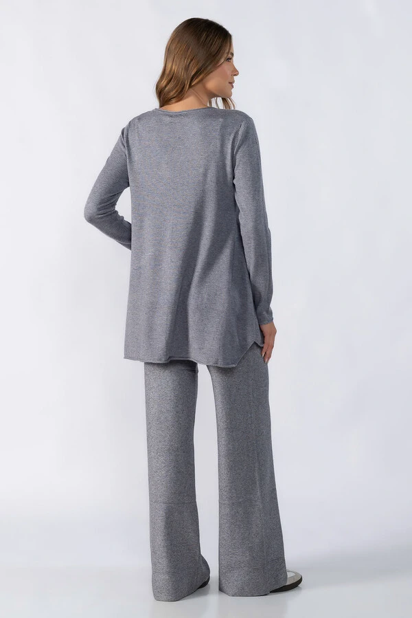 Blusa sueter basico amplo com bolsos