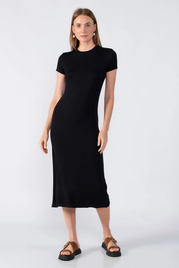 Vestido midi manga curta canelado