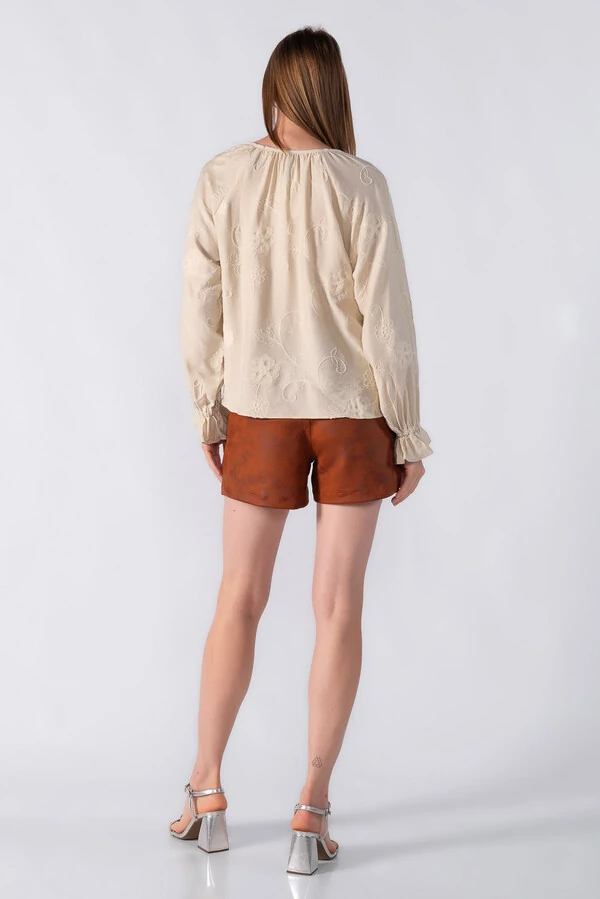 Blusa manga longa com babados