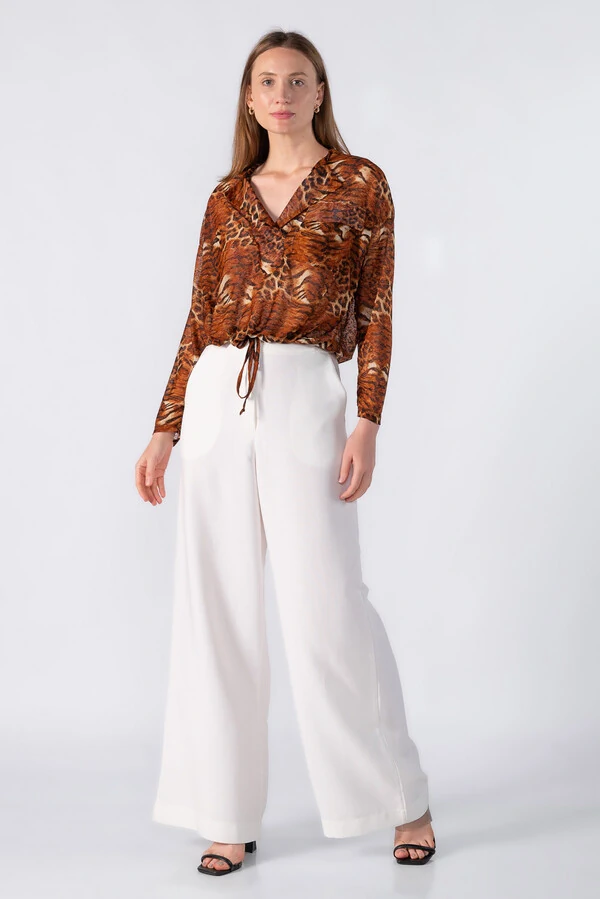 Blusa com cordao regulavel na cintura