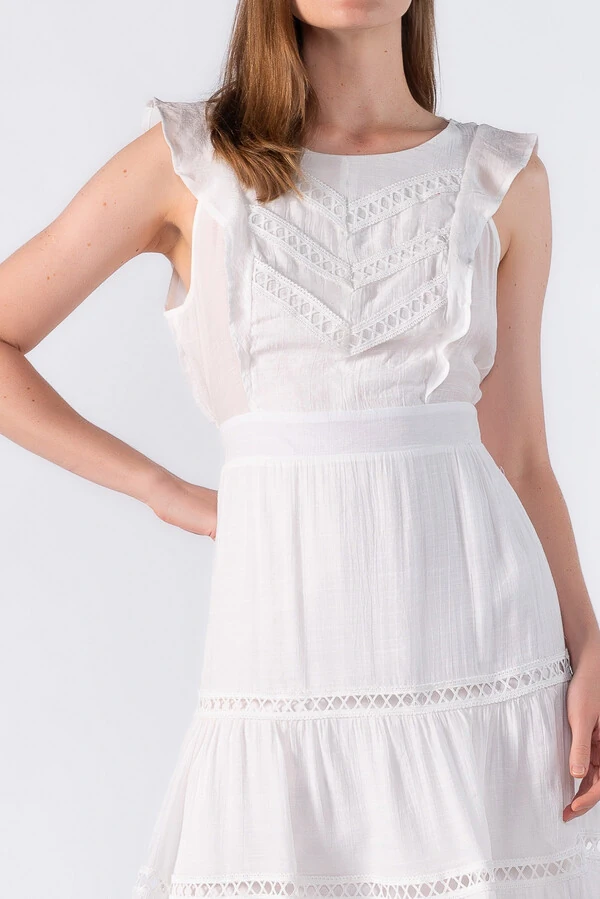 Vestido longo com detalhes em guippir