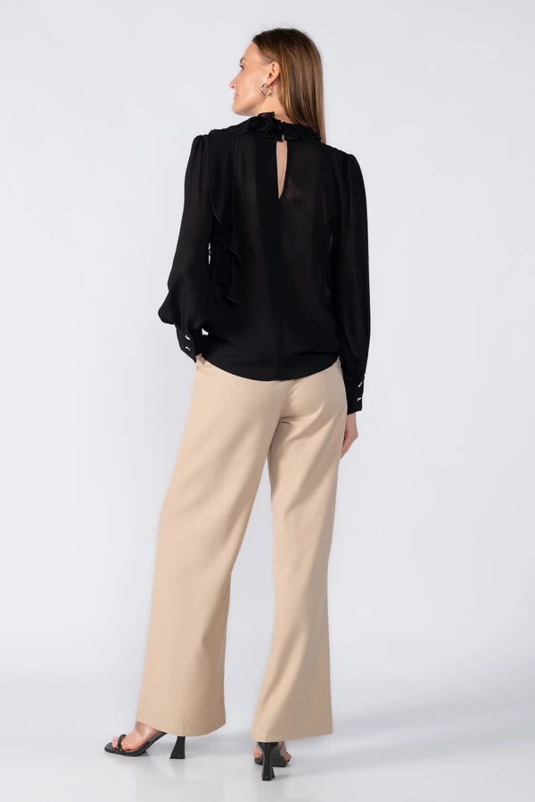 Blusa em viscose babado na gola