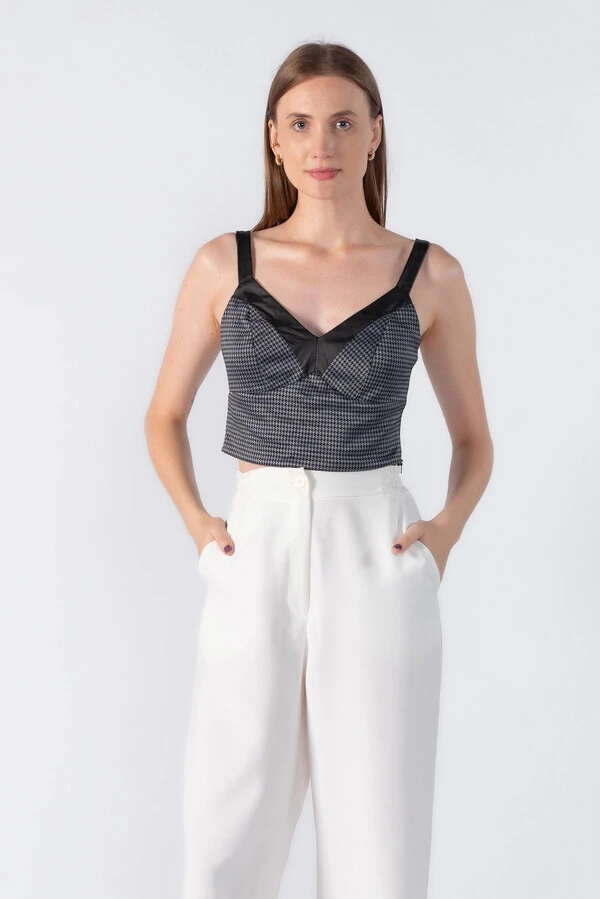 Cropped estampado detalhe p.u