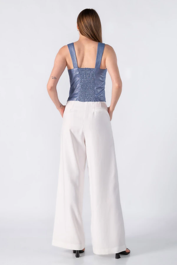 Blusa acinturada com lastex