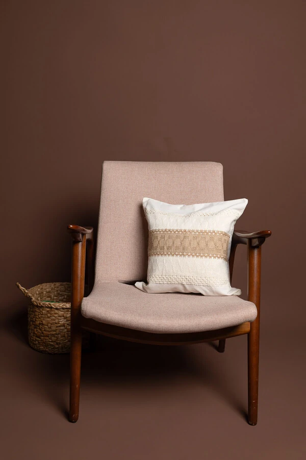 Capa de almofada detalhe em croche