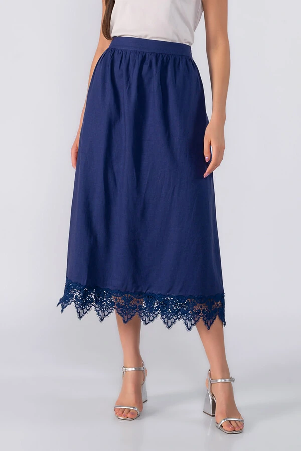 Saia midi com renda na barra