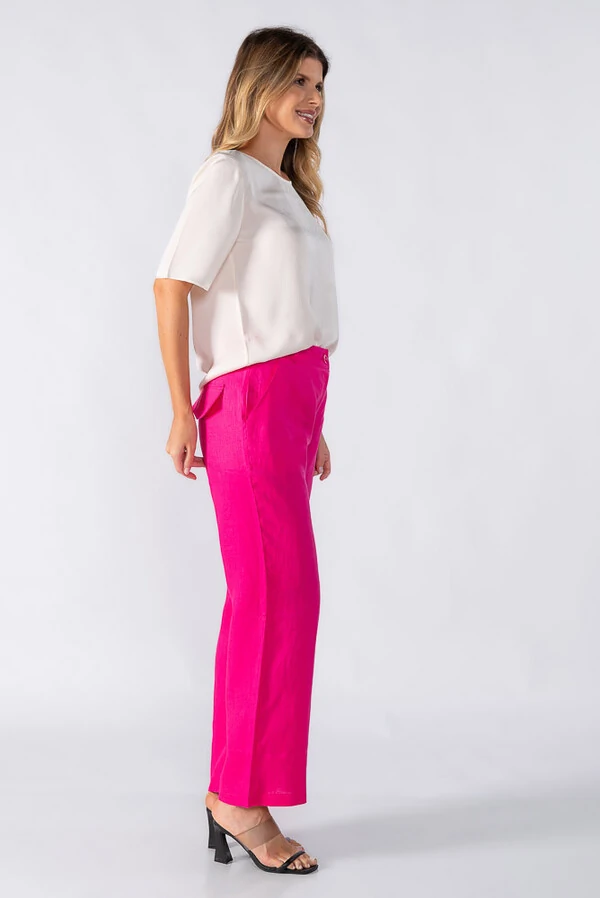 Calca reta com bolsos