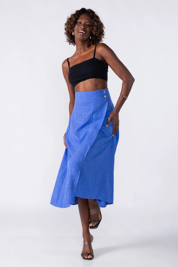 Saia midi transpassada com faixa