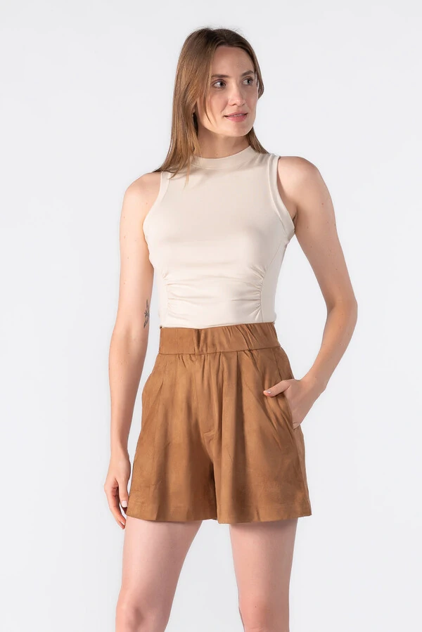 Regata raglan com detalhe acinturado