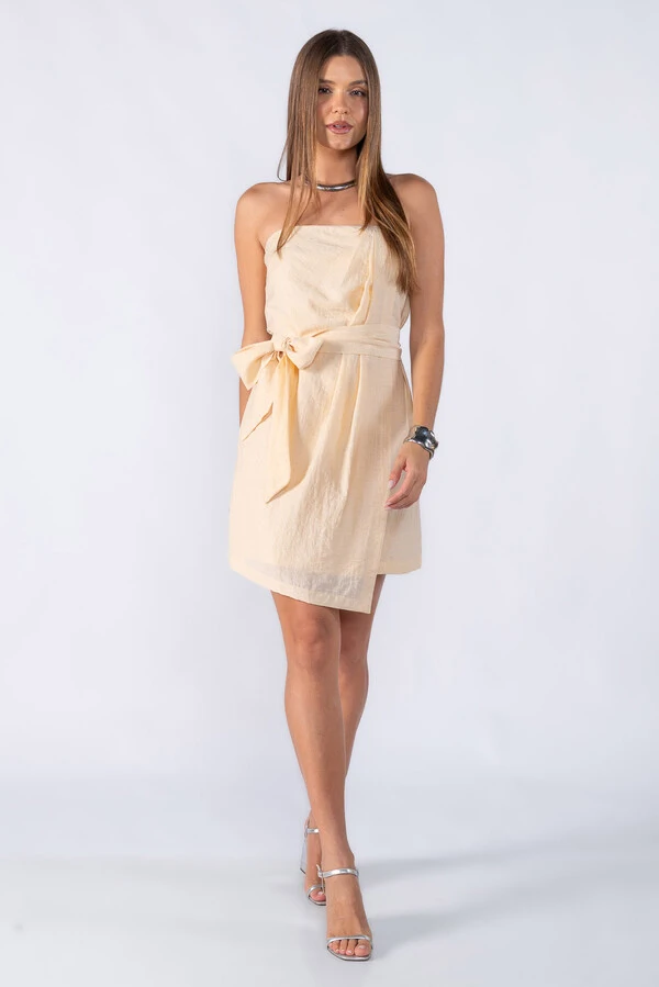 Vestido curto tomara que caia