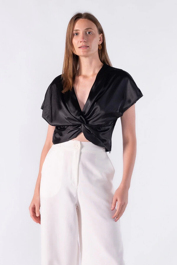 Blusa cropped decote transpassado