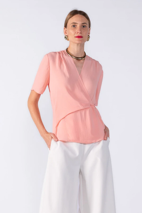 Blusa crepe torção lateral