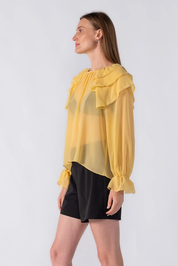 Blusa bata manga longa com babados