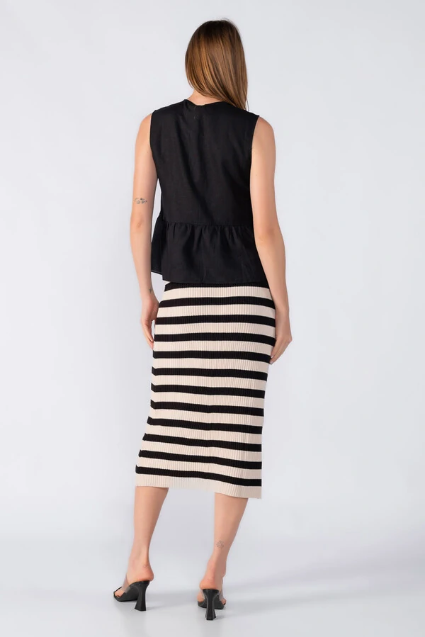 Saia midi tricot listrada