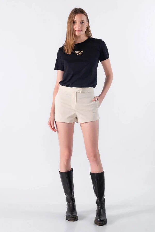 Micro shorts em alfaiataria