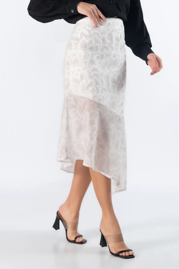 Saia midi estampada assimetrica
