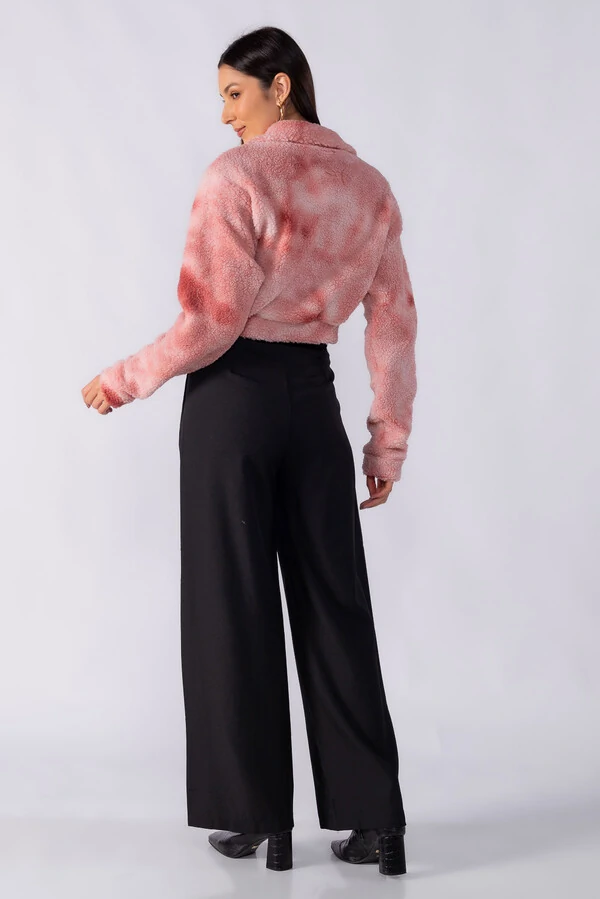 Jaqueta cropped teddy com botoes