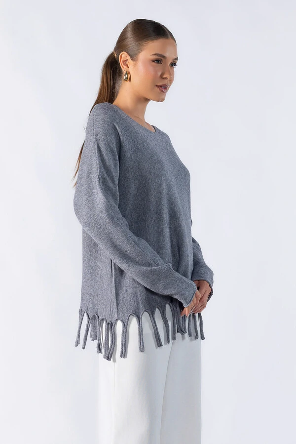 Blusa basica ampla com franja na barra