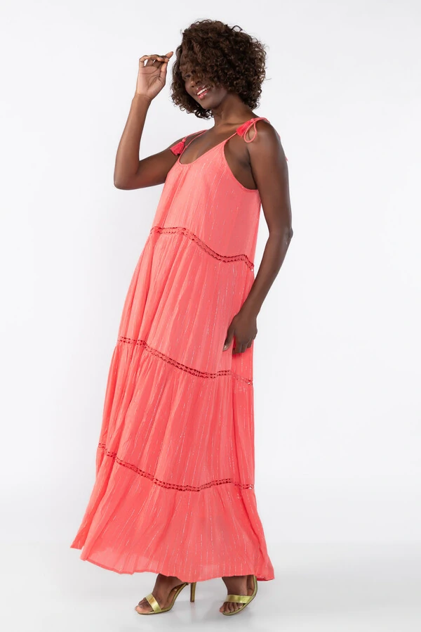 Vestido longo com detalhes em lurex