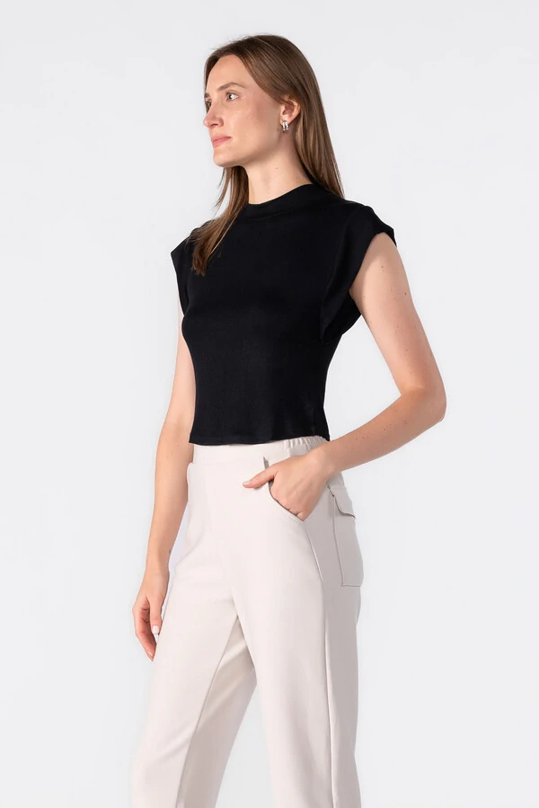 Blusa malha basica manga cavada