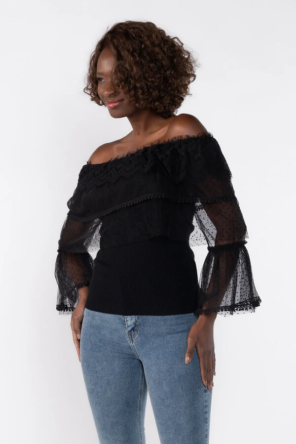 Blusa ombro a ombro com renda