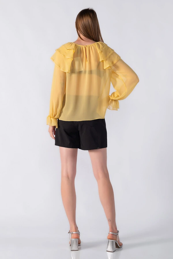 Blusa bata manga longa com babados