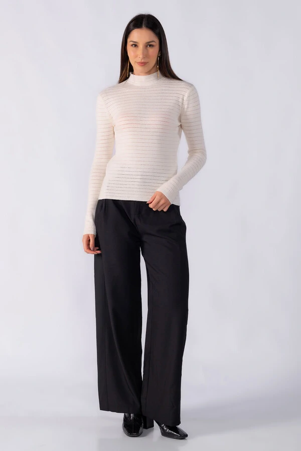 Blusa texturizada gola alta