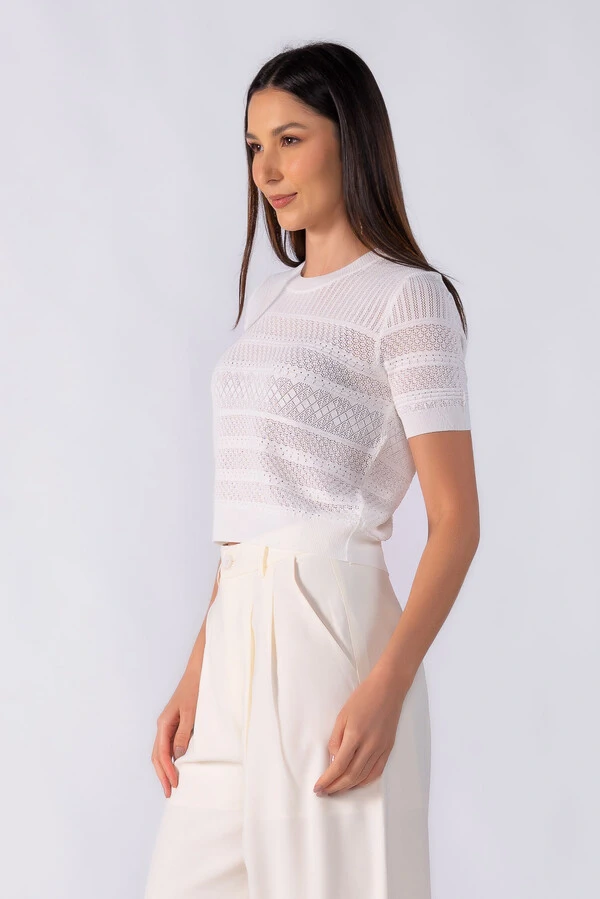 Blusa texturizada manga curta