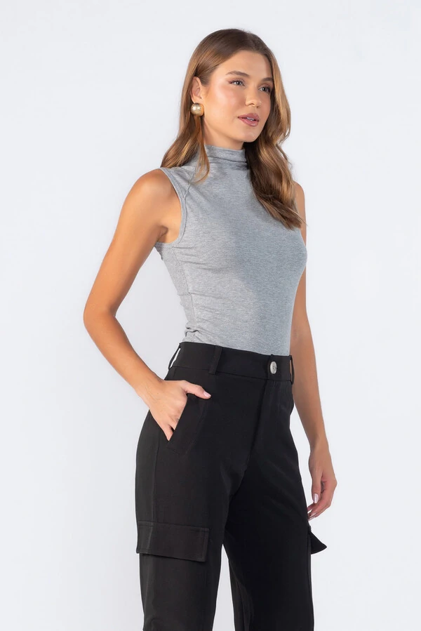 Blusa regata em viscose gola alta