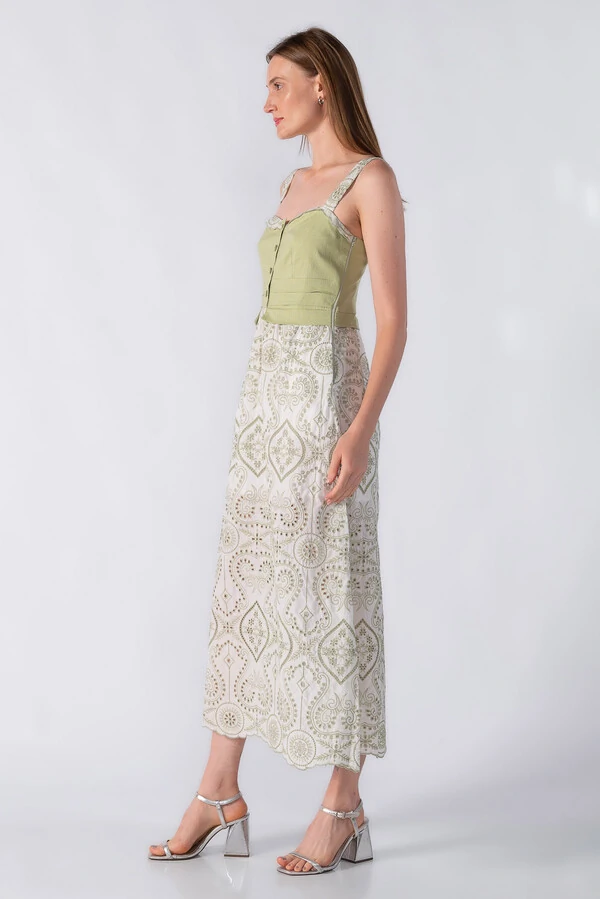 Vestido midi em laise