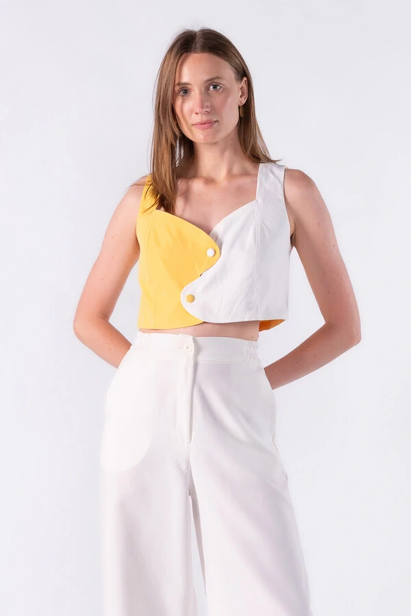 Blusa em alfaiataria bicolor