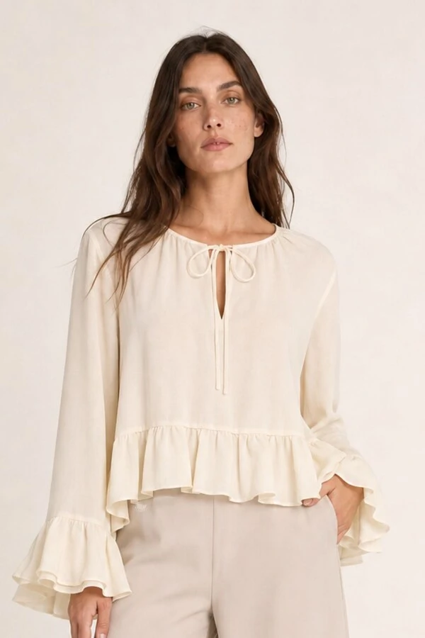 Blusa manga longa com babado