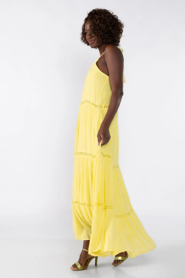 Vestido longo com detalhes em lurex