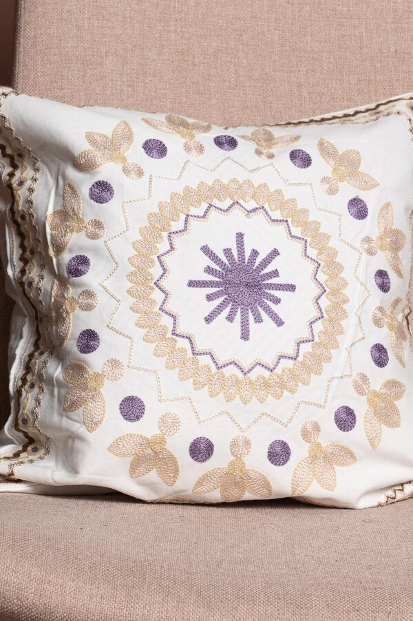 Capa de almofadas mandalas bordadas