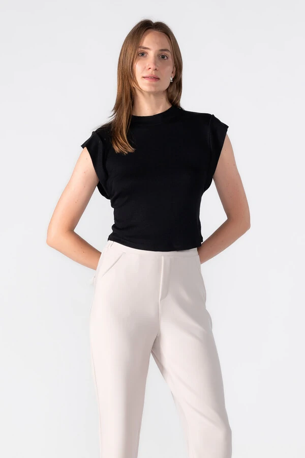 Blusa malha basica manga cavada