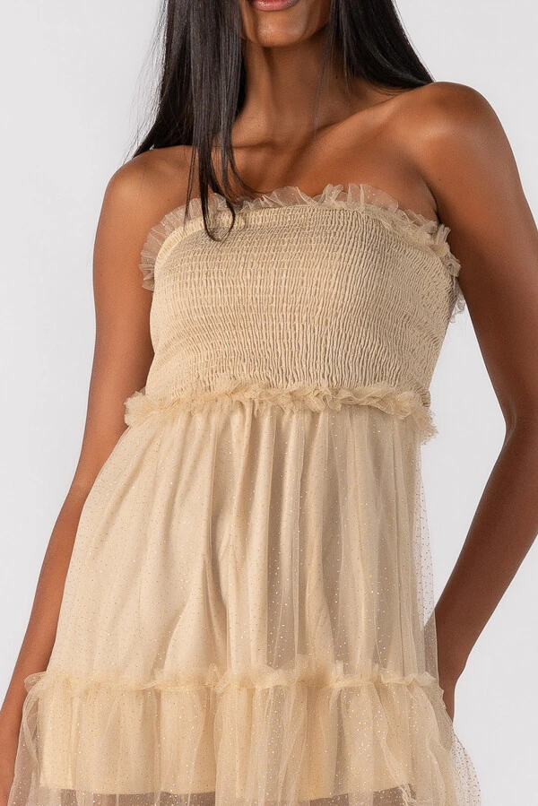 Vestido tomara que caia com tule
