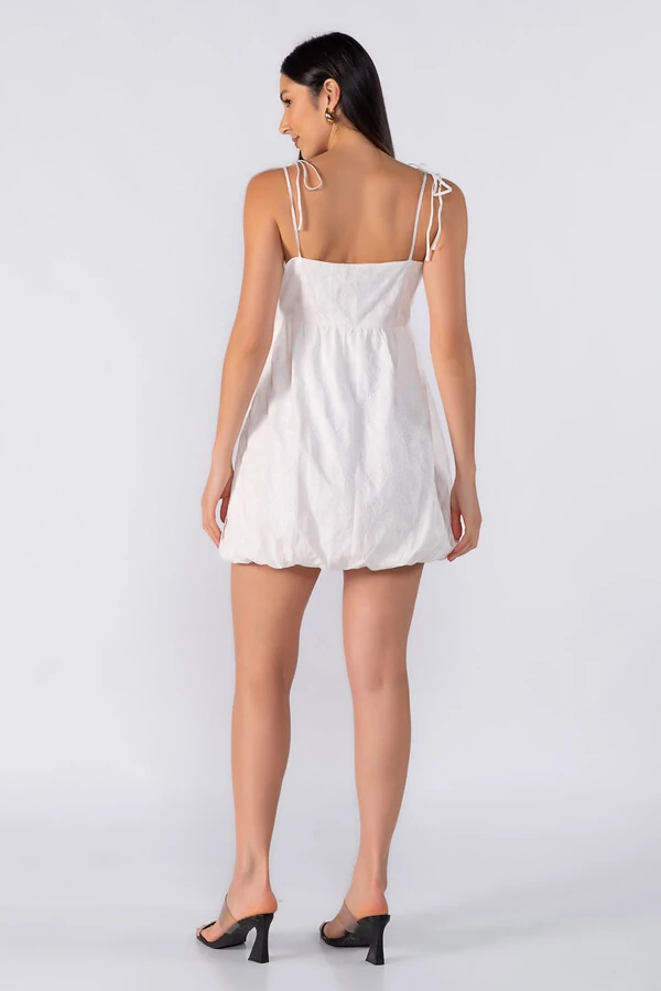 Vestido curto balone