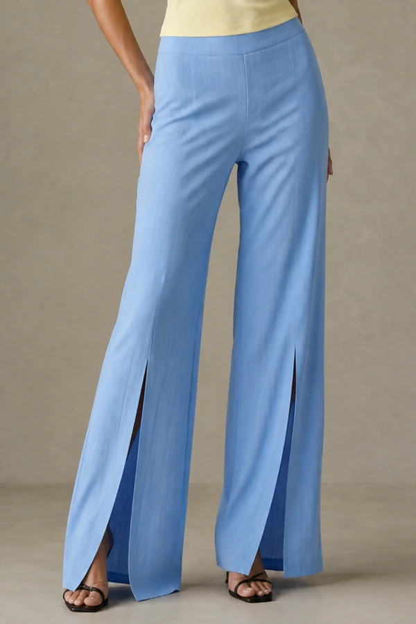 Calça com fenda frontal