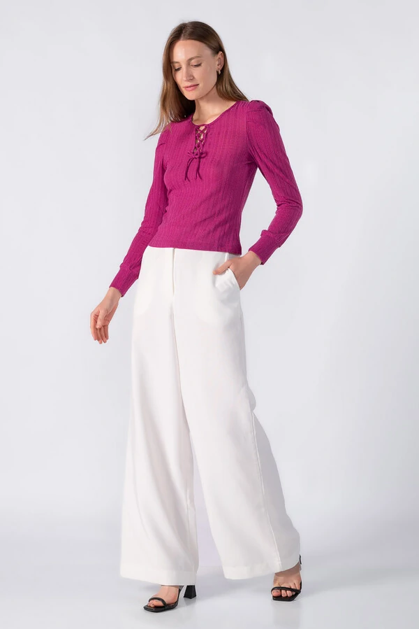 Blusa com amarracao no decote