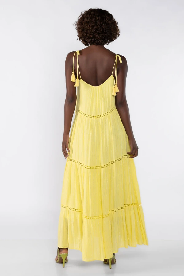 Vestido longo com detalhes em lurex