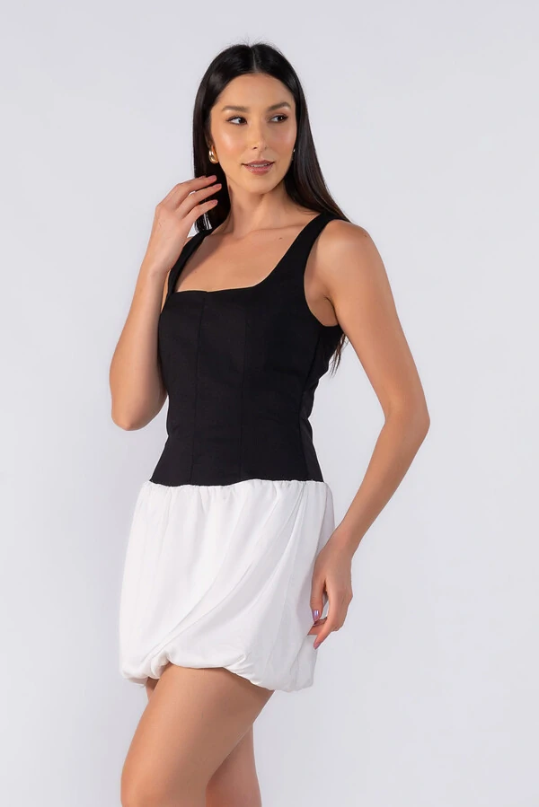 Vestido curto balone bicolor