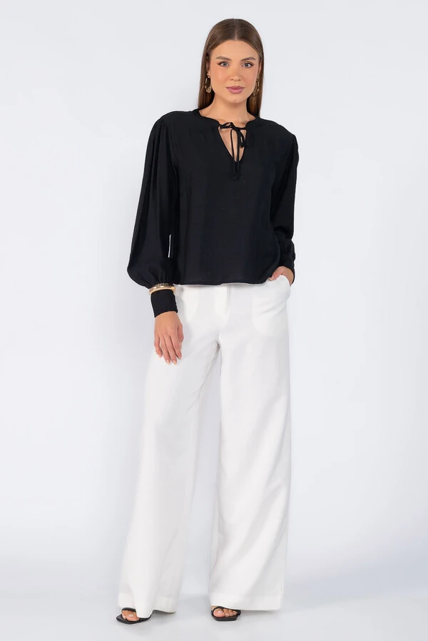 Blusa bata com amarracao no decote