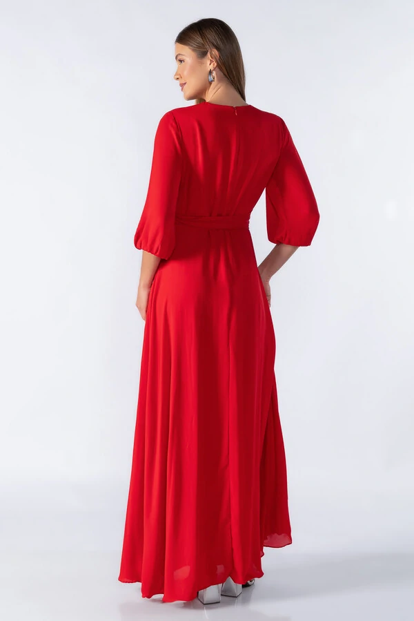 Vestido longo com decote transpassado