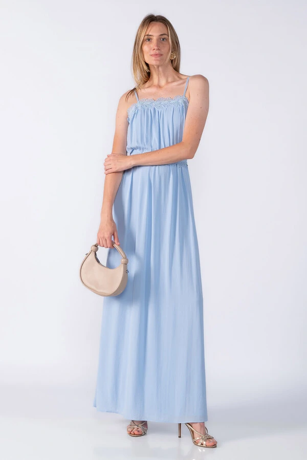 Vestido longo crepe detalhe renda