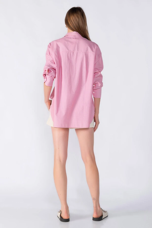 Camisa over listras finas