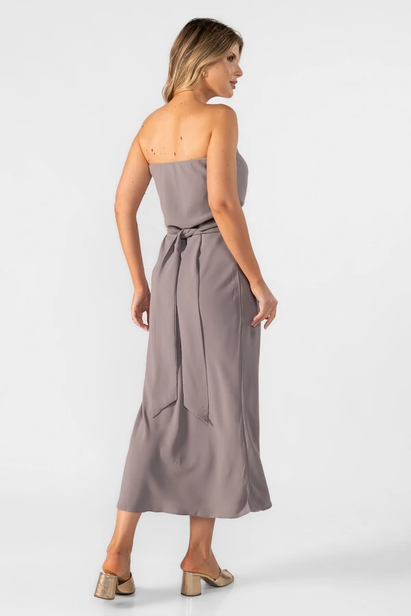 Vestido crepe tomara que caia com faixa