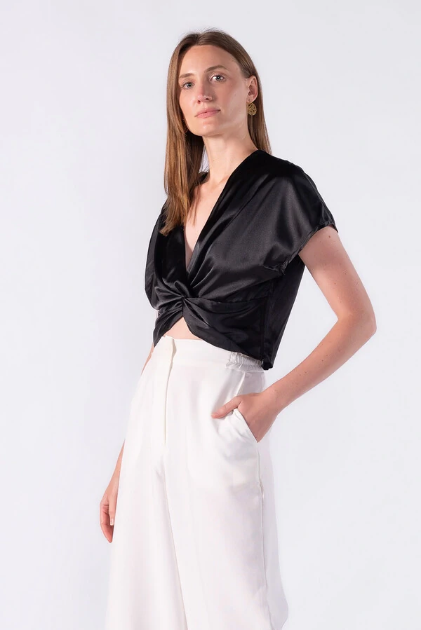 Blusa cropped decote transpassado