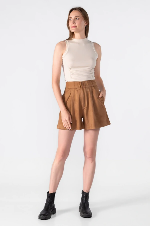 Regata raglan com detalhe acinturado