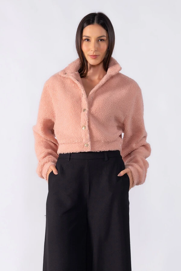 Casaco cropped botoes trabalhado